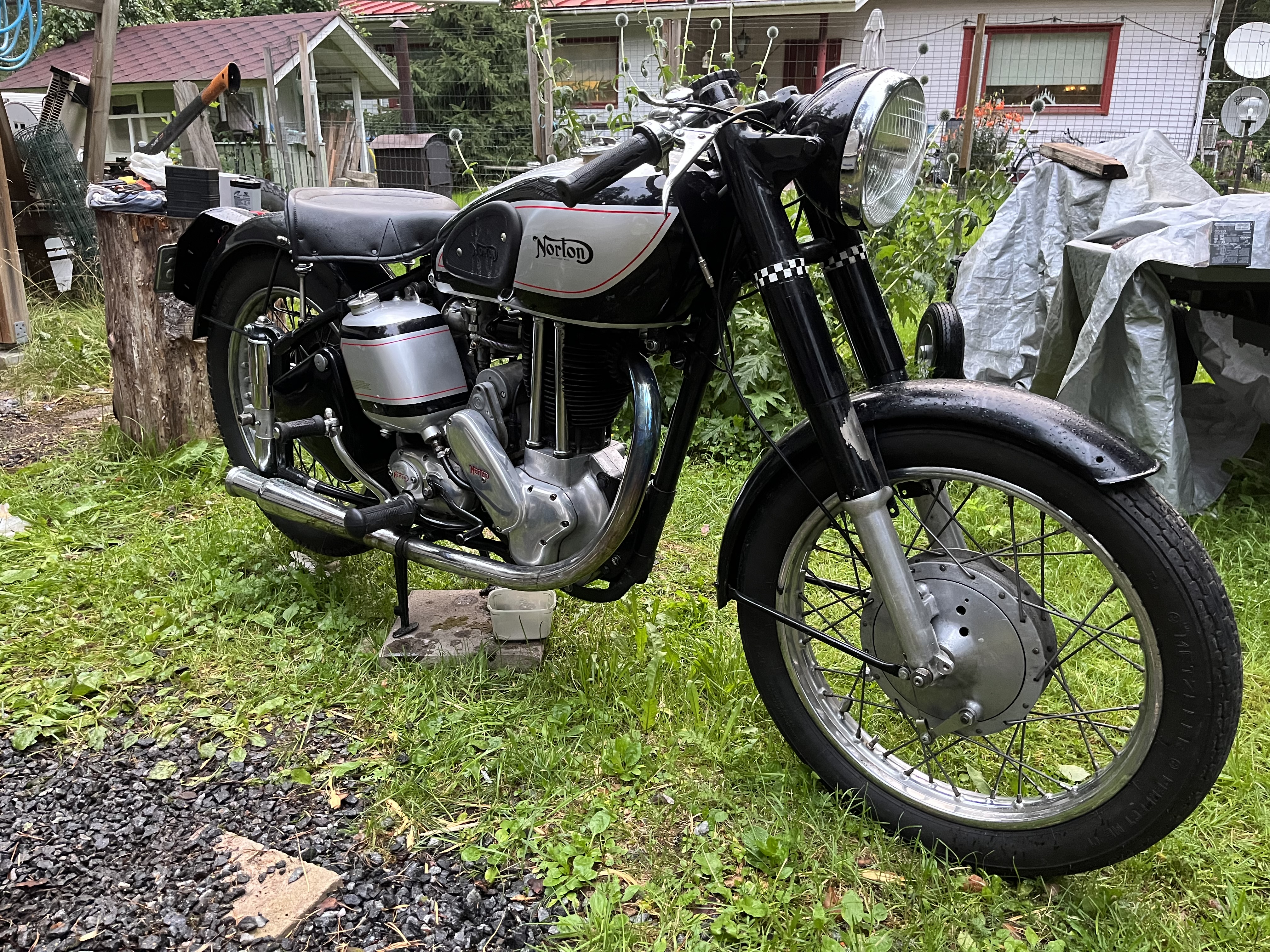 Need help to identify this old Norton